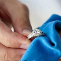 Can micellar water clean jewelry?